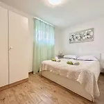 Ana Apartment